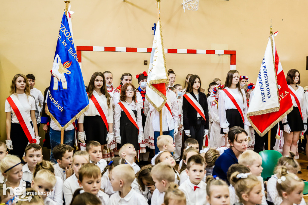 Mural kardynała Stefana Wyszyńskiego w Tuszymie