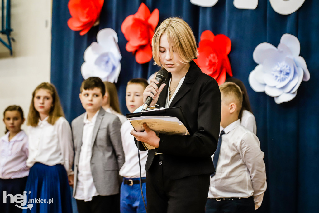 Mural kardynała Stefana Wyszyńskiego w Tuszymie