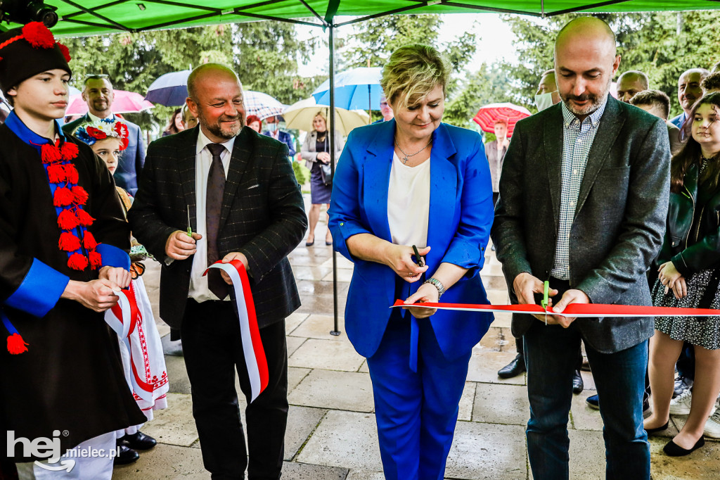 Mural kardynała Stefana Wyszyńskiego w Tuszymie