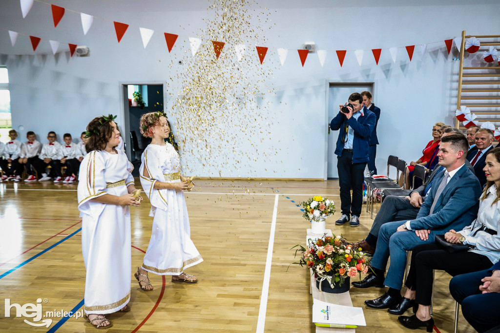 Święto w Jamach. Mieszkańcy doczekali się hali sportowej