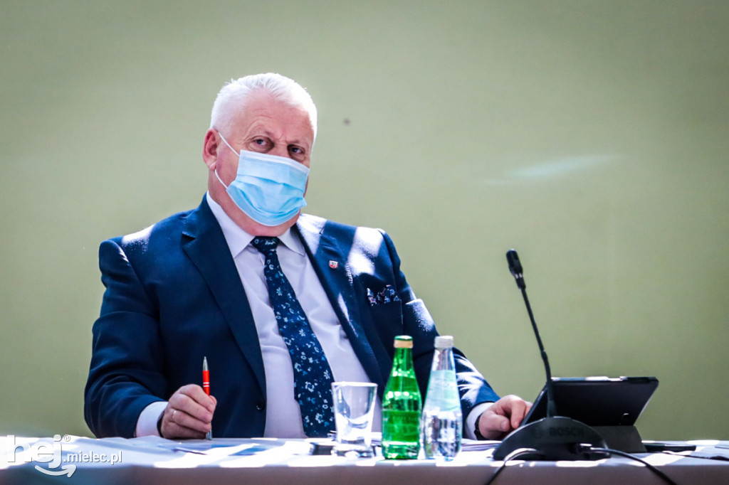 Sesja Rady Powiatu poświęcona problemowi ASF