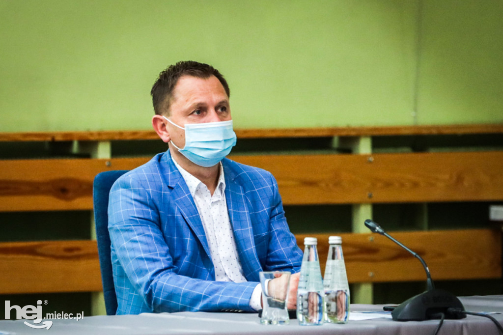 Sesja Rady Powiatu poświęcona problemowi ASF