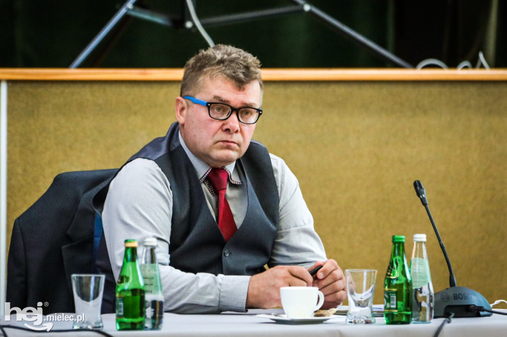 Sesja Rady Powiatu poświęcona problemowi ASF