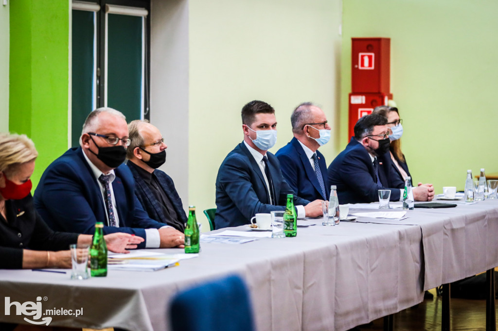 Sesja Rady Powiatu poświęcona problemowi ASF
