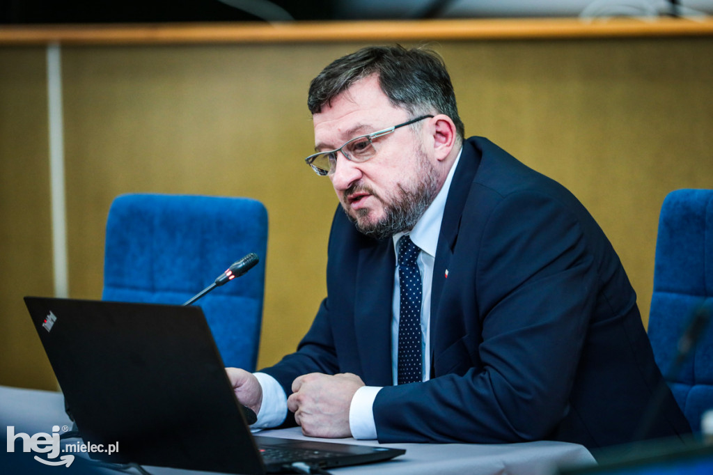 Sesja Rady Powiatu poświęcona problemowi ASF