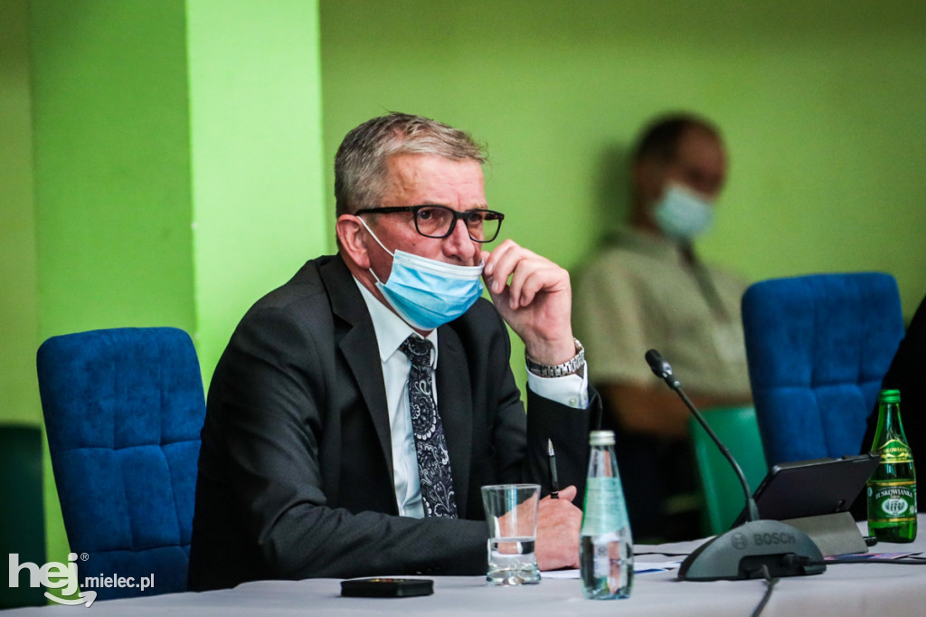 Sesja Rady Powiatu poświęcona problemowi ASF