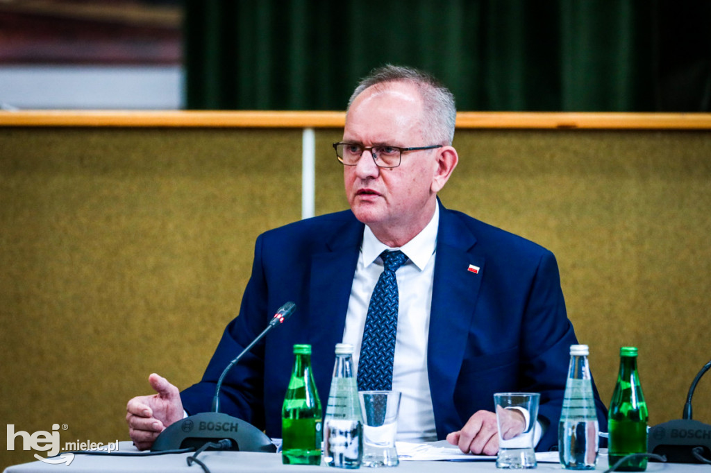 Sesja Rady Powiatu poświęcona problemowi ASF