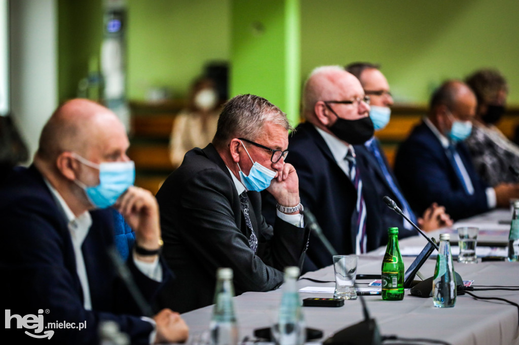 Sesja Rady Powiatu poświęcona problemowi ASF