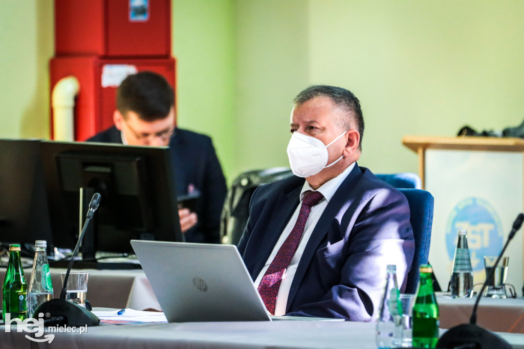 Sesja Rady Powiatu poświęcona problemowi ASF