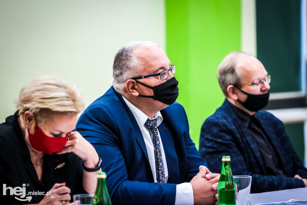 Sesja Rady Powiatu poświęcona problemowi ASF