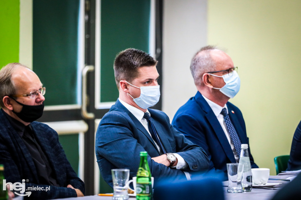 Sesja Rady Powiatu poświęcona problemowi ASF