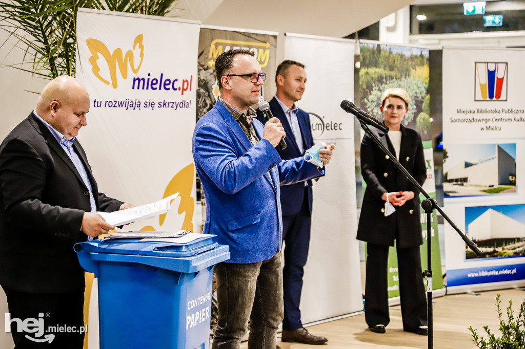 Sprzątali Mielec, otrzymali drzewka