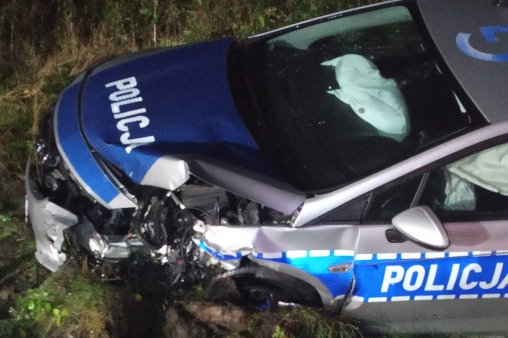 Wypadek z udziałem radiowozu w Starych Żukowicach