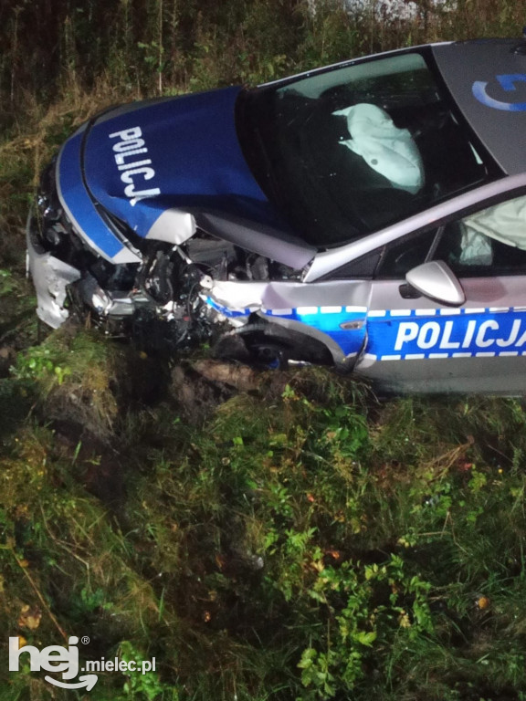 Wypadek z udziałem radiowozu w Starych Żukowicach
