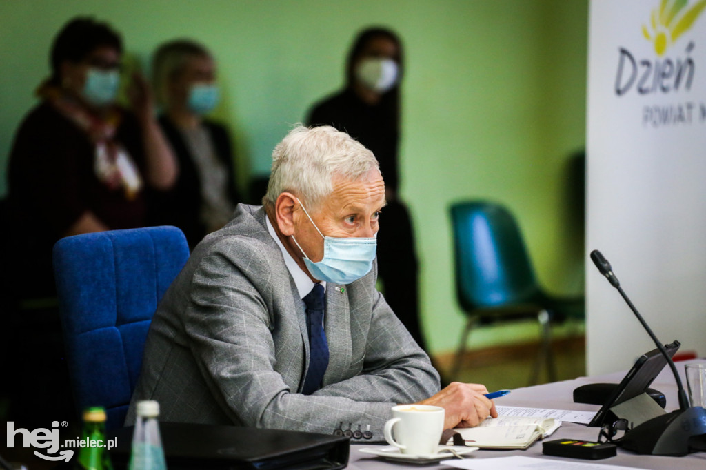 Sesja Rady Powiatu Mieleckiego - 25 października 2021