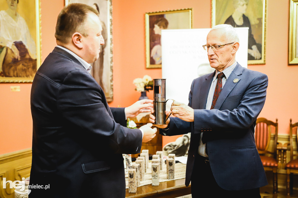 Komitet Stulecia z podsumowaniami i podziękowaniami