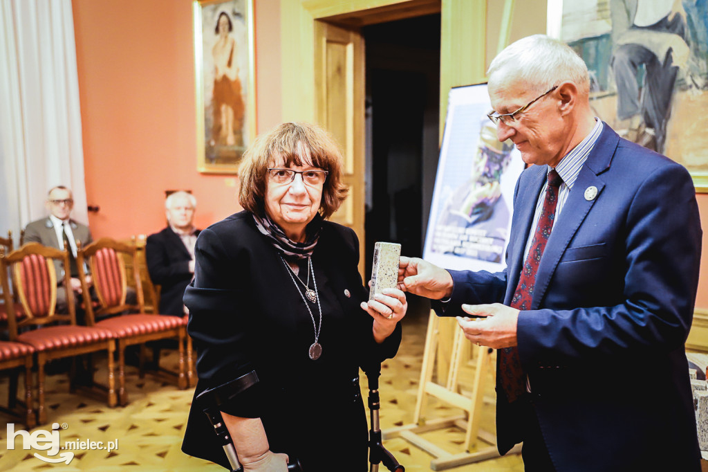 Komitet Stulecia z podsumowaniami i podziękowaniami