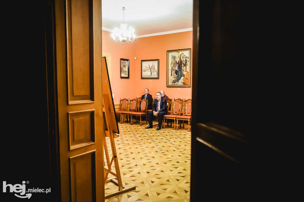 Komitet Stulecia z podsumowaniami i podziękowaniami