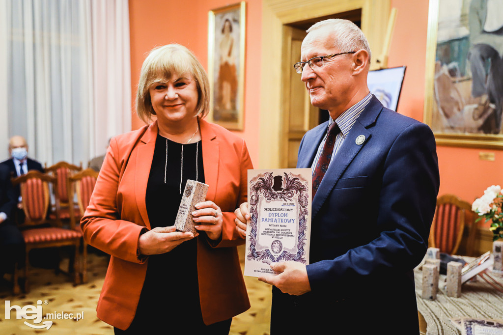 Komitet Stulecia z podsumowaniami i podziękowaniami