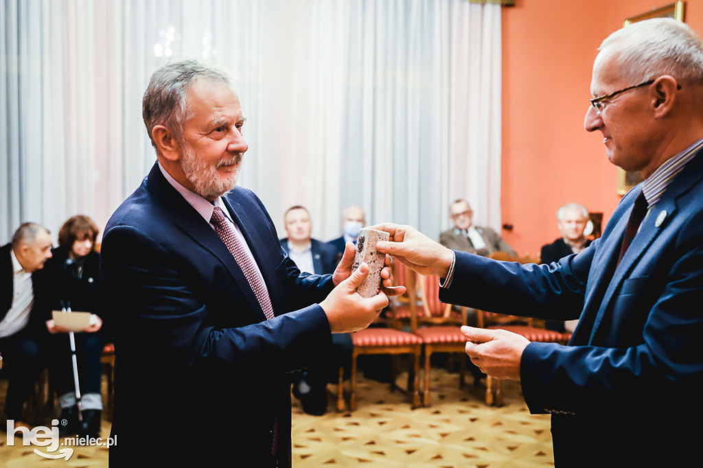 Komitet Stulecia z podsumowaniami i podziękowaniami