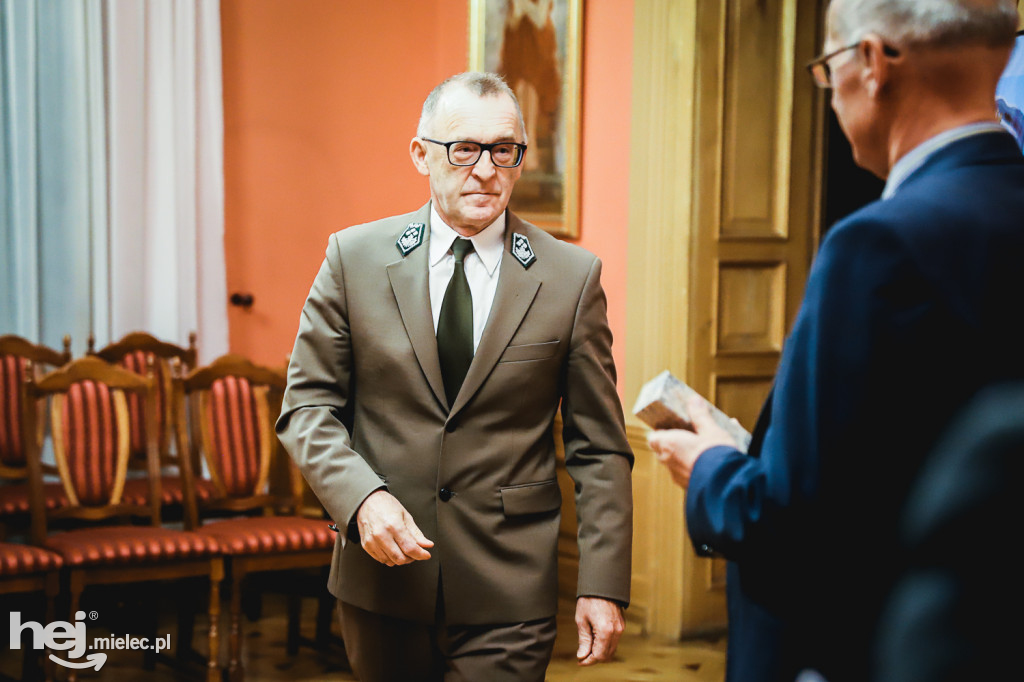 Komitet Stulecia z podsumowaniami i podziękowaniami