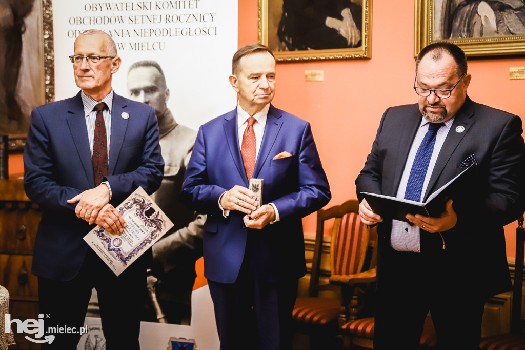 Komitet Stulecia z podsumowaniami i podziękowaniami