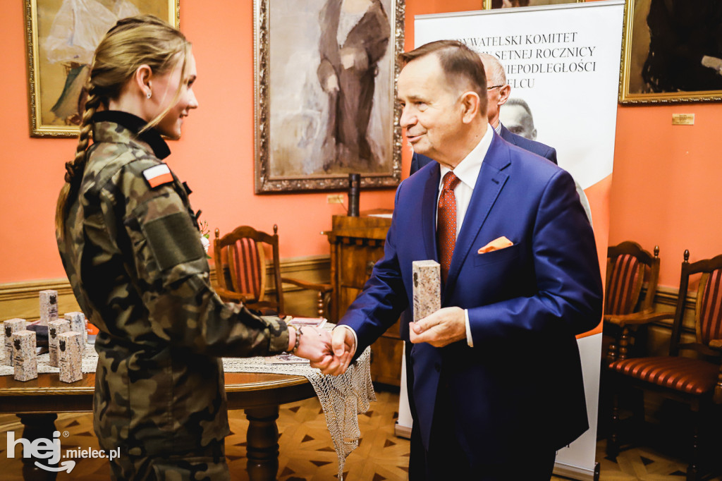 Komitet Stulecia z podsumowaniami i podziękowaniami