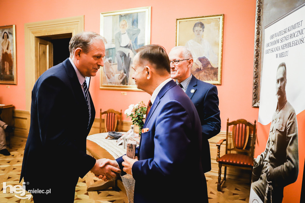Komitet Stulecia z podsumowaniami i podziękowaniami