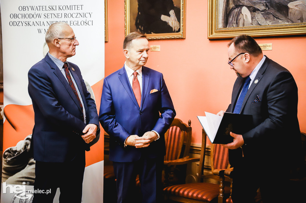 Komitet Stulecia z podsumowaniami i podziękowaniami