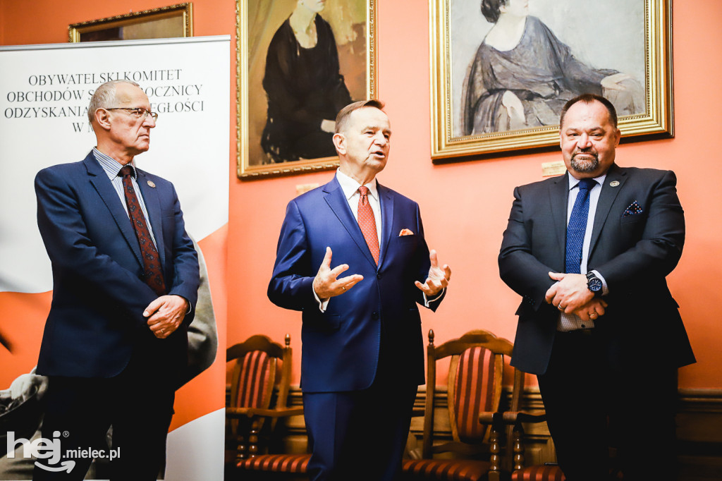 Komitet Stulecia z podsumowaniami i podziękowaniami