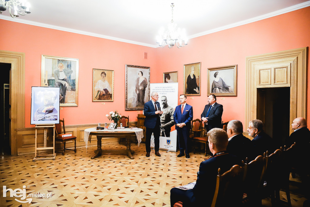 Komitet Stulecia z podsumowaniami i podziękowaniami