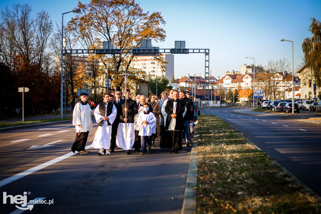 Wszystkich Świętych 2021 na Cmentarzu Parafialnym