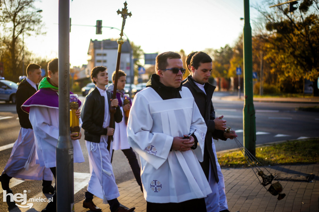 Wszystkich Świętych 2021 na Cmentarzu Parafialnym