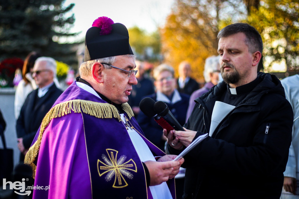 Wszystkich Świętych 2021 na Cmentarzu Parafialnym