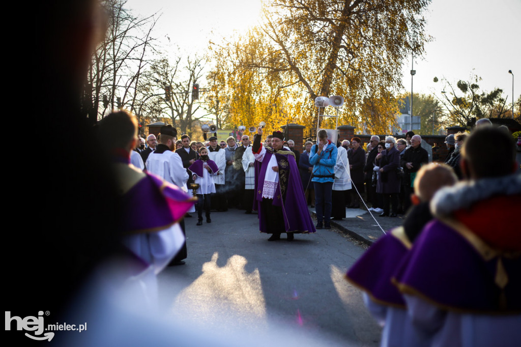Wszystkich Świętych 2021 na Cmentarzu Parafialnym