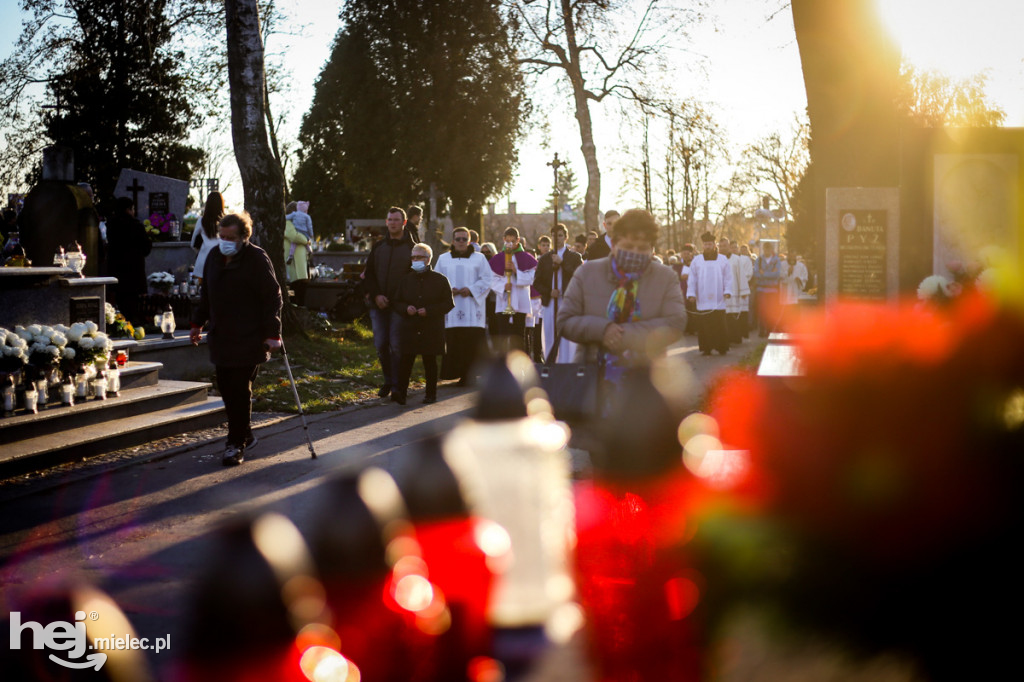 Wszystkich Świętych 2021 na Cmentarzu Parafialnym