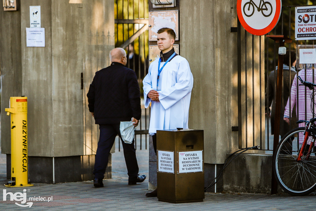 Tłoczno we Wszystkich Świętych na Cmentarzu Komunalnym