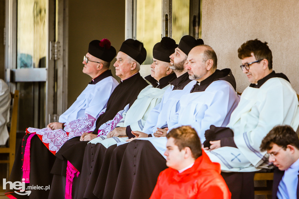 Tłoczno we Wszystkich Świętych na Cmentarzu Komunalnym