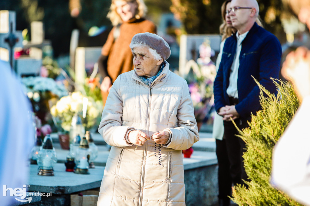 Tłoczno we Wszystkich Świętych na Cmentarzu Komunalnym
