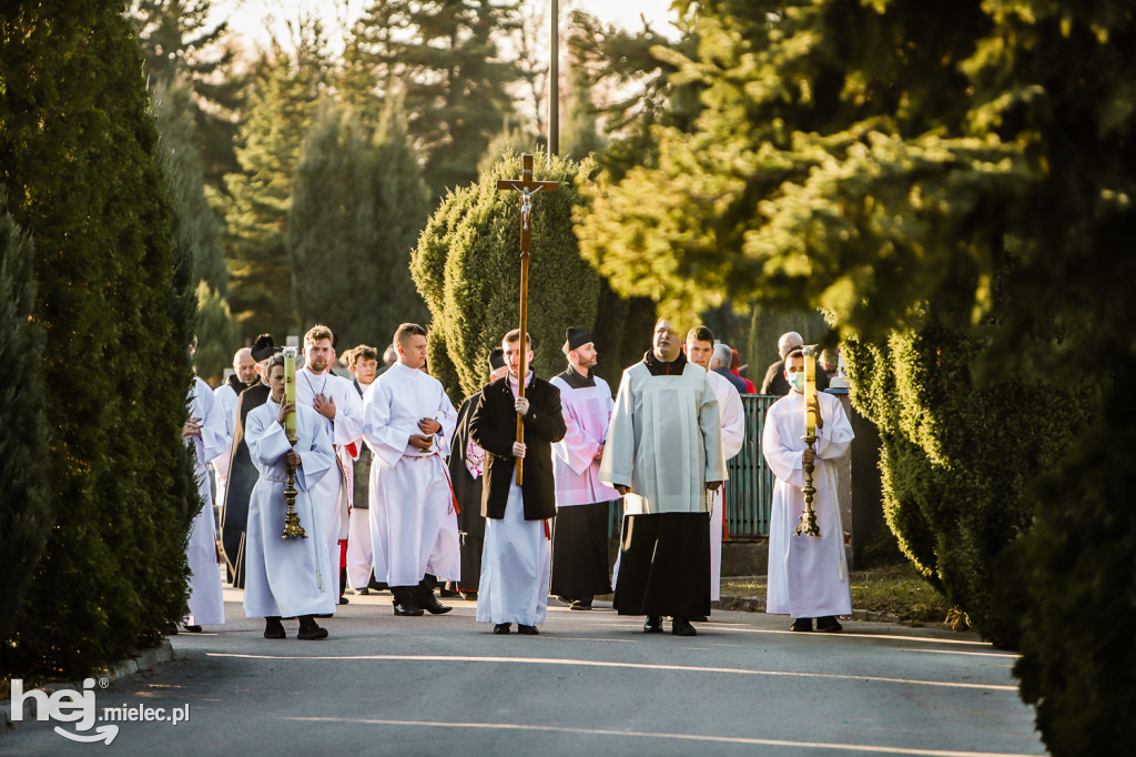 Tłoczno we Wszystkich Świętych na Cmentarzu Komunalnym