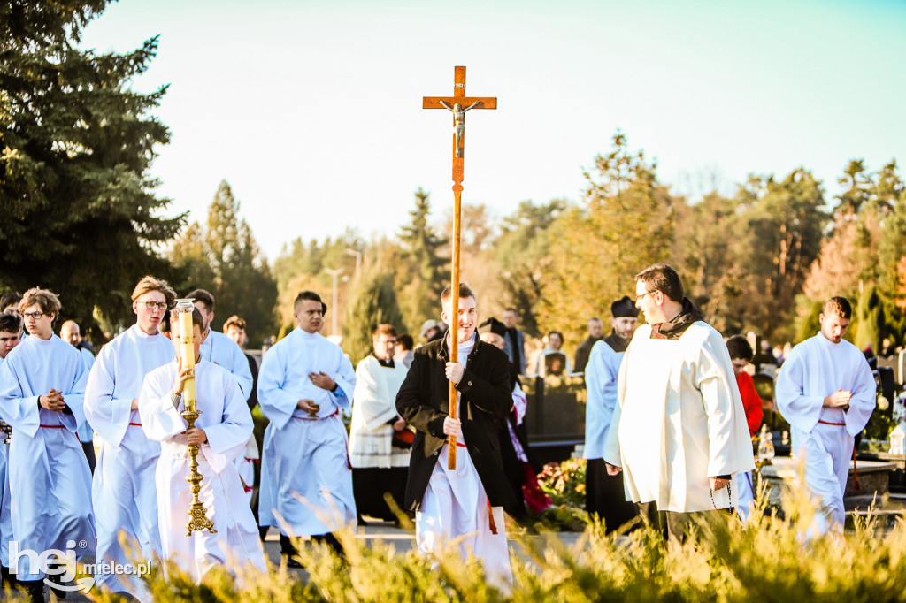 Tłoczno we Wszystkich Świętych na Cmentarzu Komunalnym