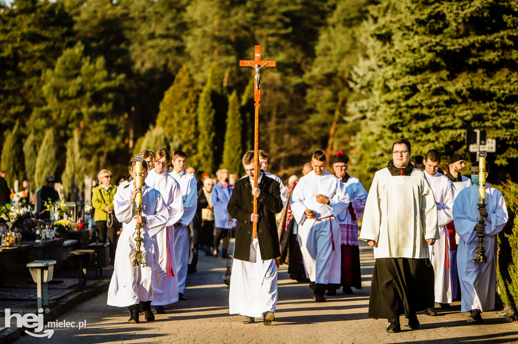 Tłoczno we Wszystkich Świętych na Cmentarzu Komunalnym