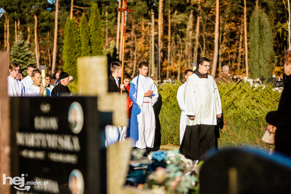 Tłoczno we Wszystkich Świętych na Cmentarzu Komunalnym