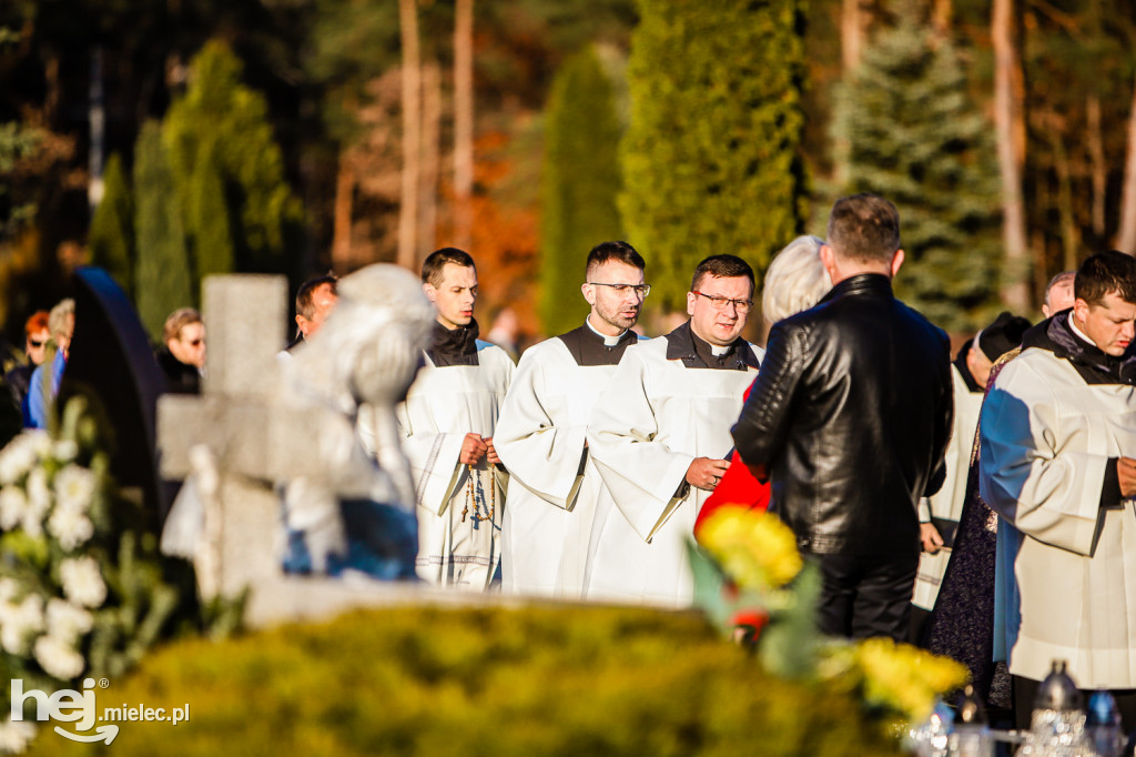 Tłoczno we Wszystkich Świętych na Cmentarzu Komunalnym