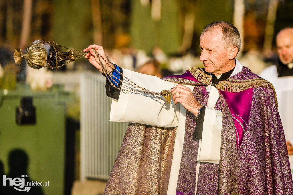 Tłoczno we Wszystkich Świętych na Cmentarzu Komunalnym