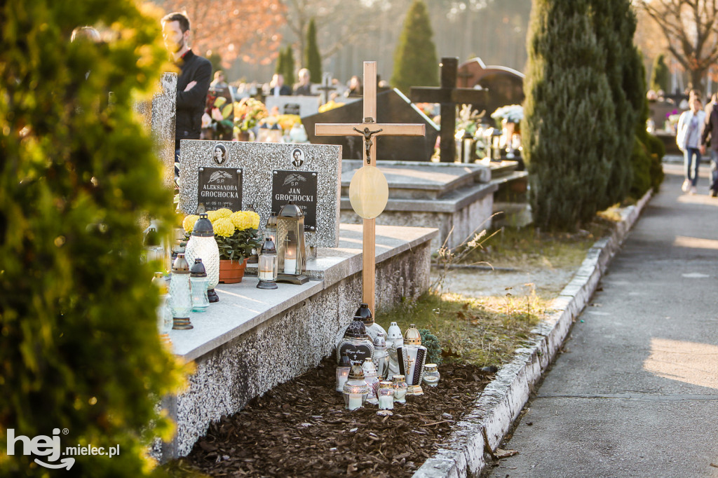 Tłoczno we Wszystkich Świętych na Cmentarzu Komunalnym