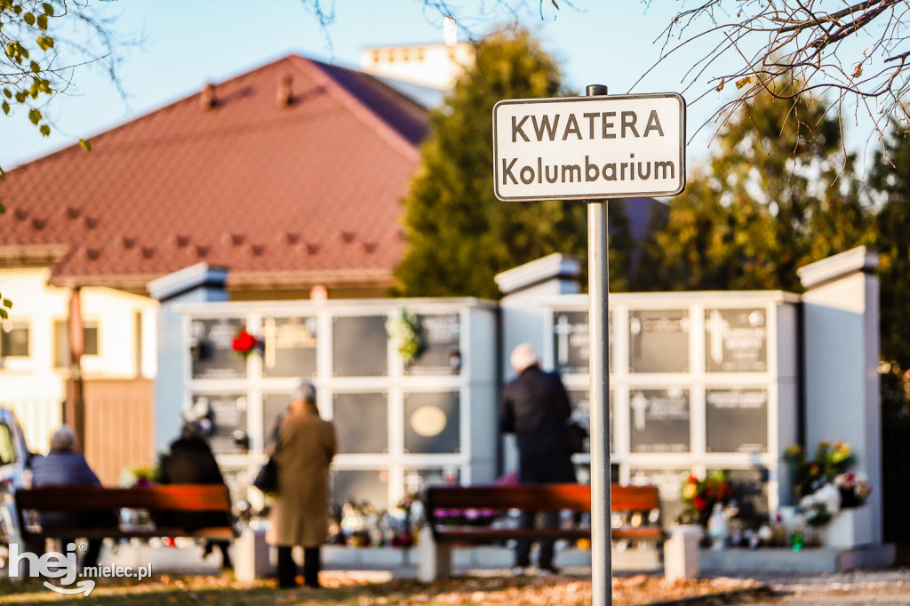 Tłoczno we Wszystkich Świętych na Cmentarzu Komunalnym