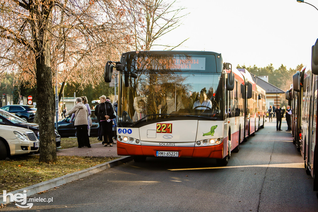 Tłoczno we Wszystkich Świętych na Cmentarzu Komunalnym