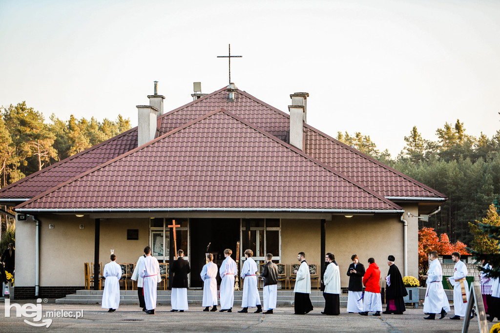 Tłoczno we Wszystkich Świętych na Cmentarzu Komunalnym