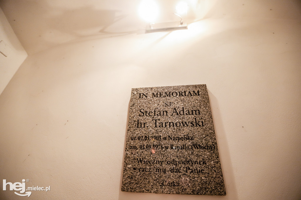 Krypta rodziny Tarnowskich w Chorzelowie